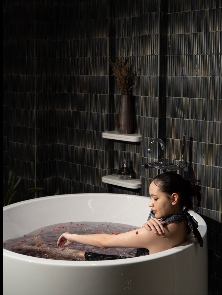 Iconic Milk Bath & Massage Ritual